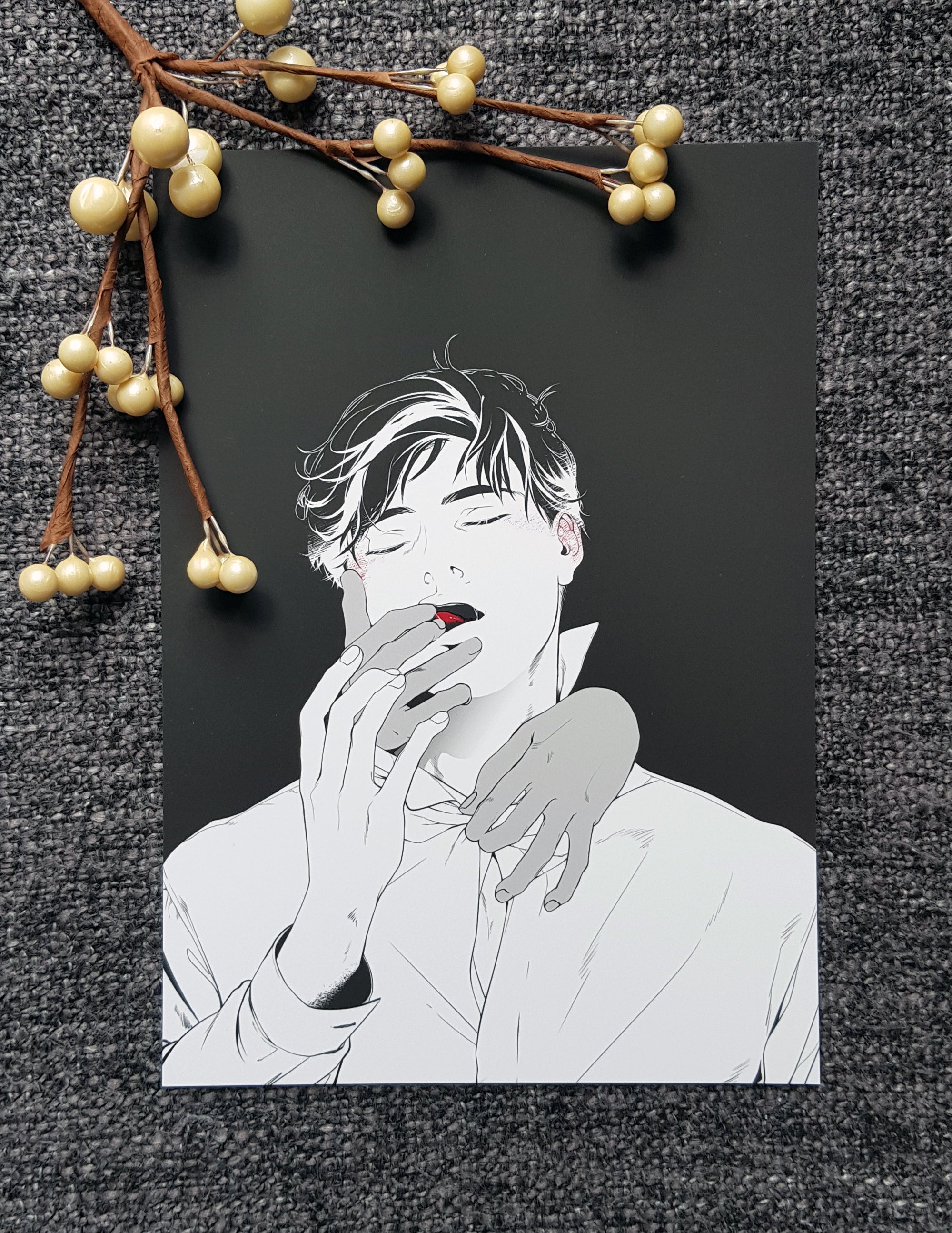 PRINT KINK21 - Hands (partial relief varnish + softfeel) - EDIllustration